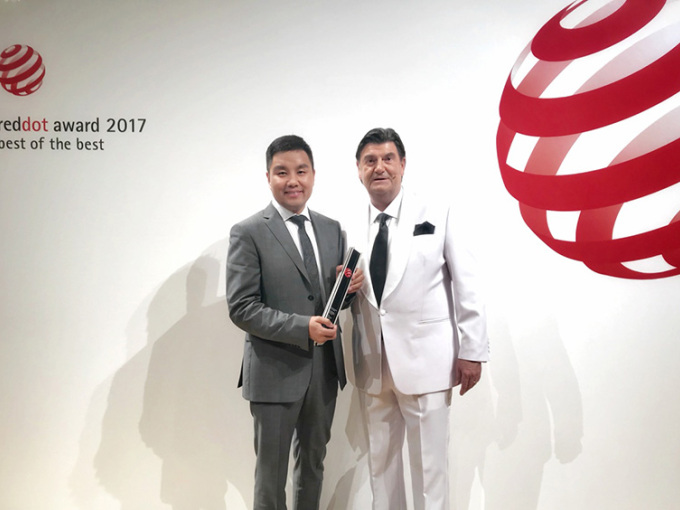 中国设计师樊雨荣获德国红点设计至尊奖大奖