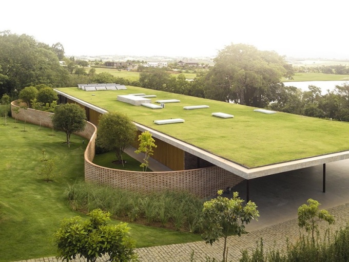 超平面住宅 “Planar House” 屋頂就是巨大草坪！