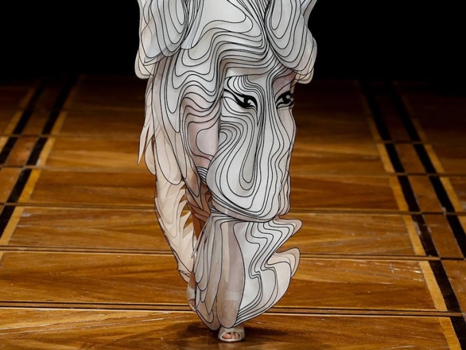 艾里斯·范·荷本（Iris van Herpen）时尚3D礼服