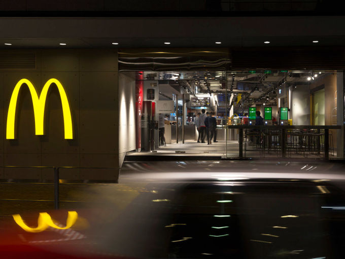 麦当劳全球首间极简风概念店落户香港